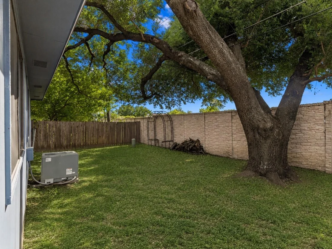 Photo of 14423 Robert I Walker BLVD