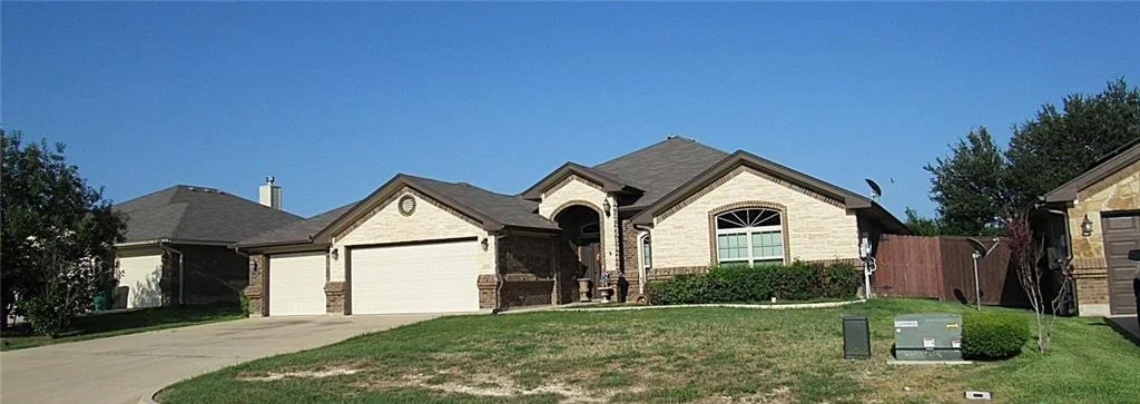Photo of 2031 Falling Leaf LN