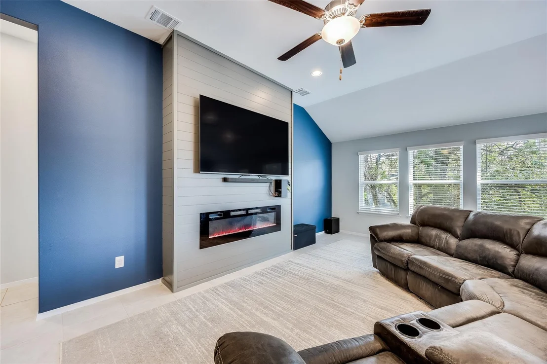 Photo of 21302 Santa Rosa Ave