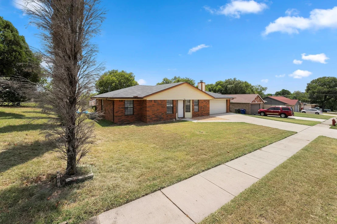 Photo of 2621 Phyllis DR