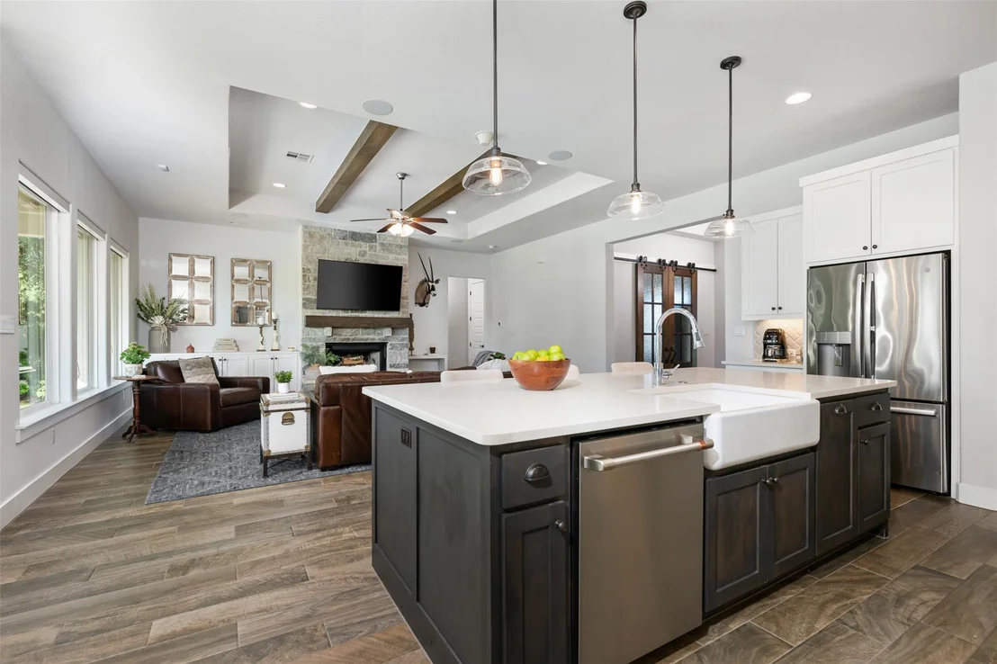 Photo of 220 Highland Oaks