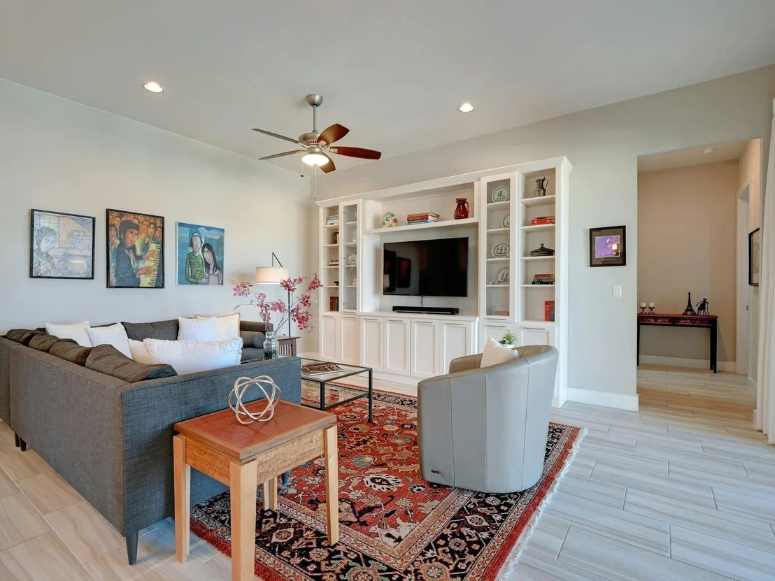 Photo of 809 Dancing Oak LN