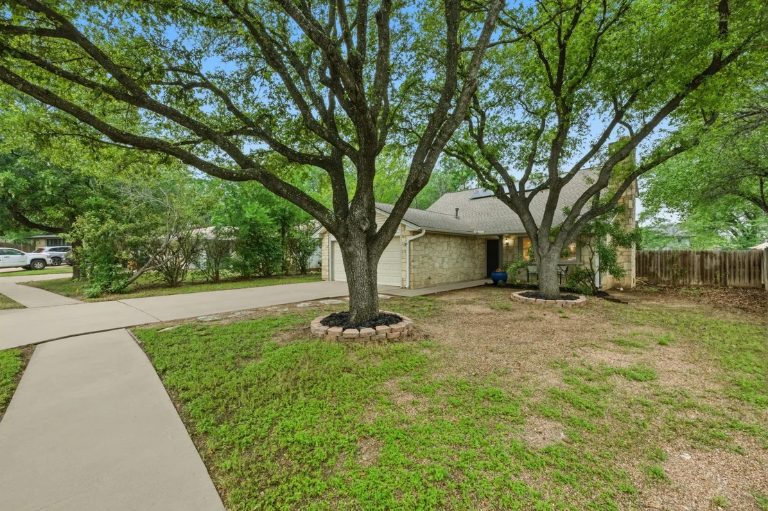 Photo of 8202 Alcorn CIR