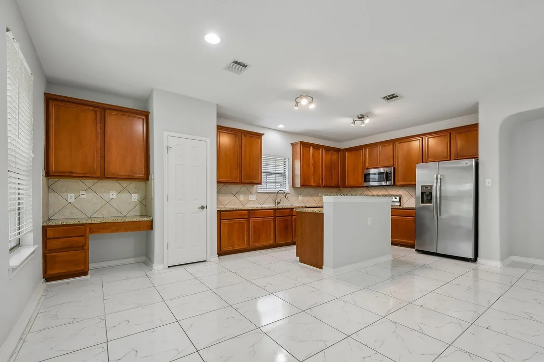 Photo of 329 Island Oak DR