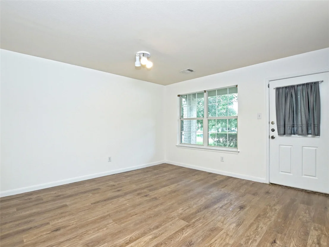 Photo of 110 Juniper CIR
