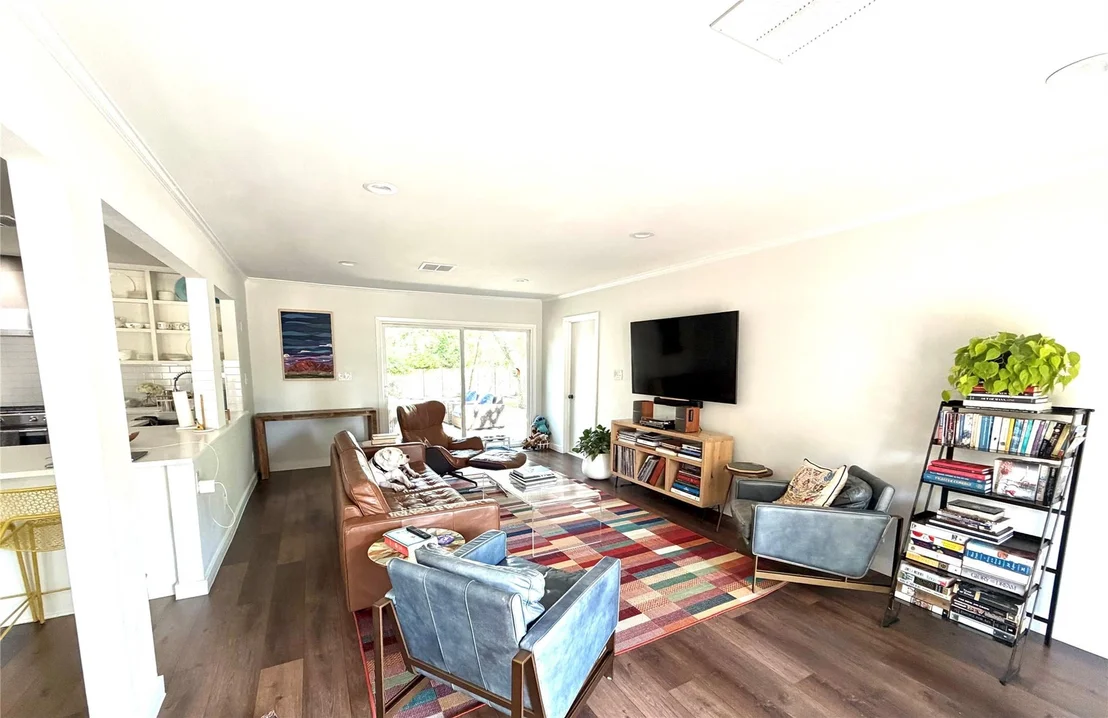 Photo of 435 Brady LN
