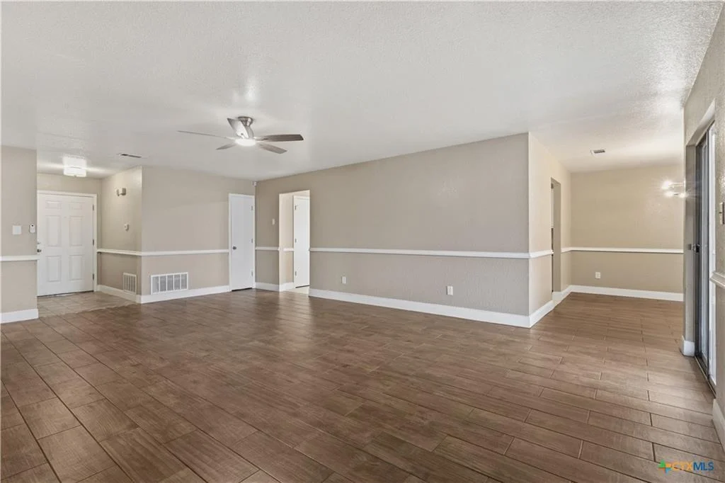 Photo of 4307 Menard DR