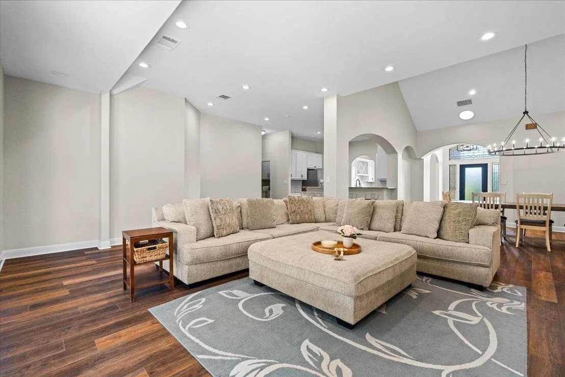 Photo of 10621 W Cave LOOP