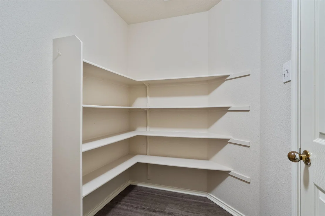 Photo of 3924 Links LN