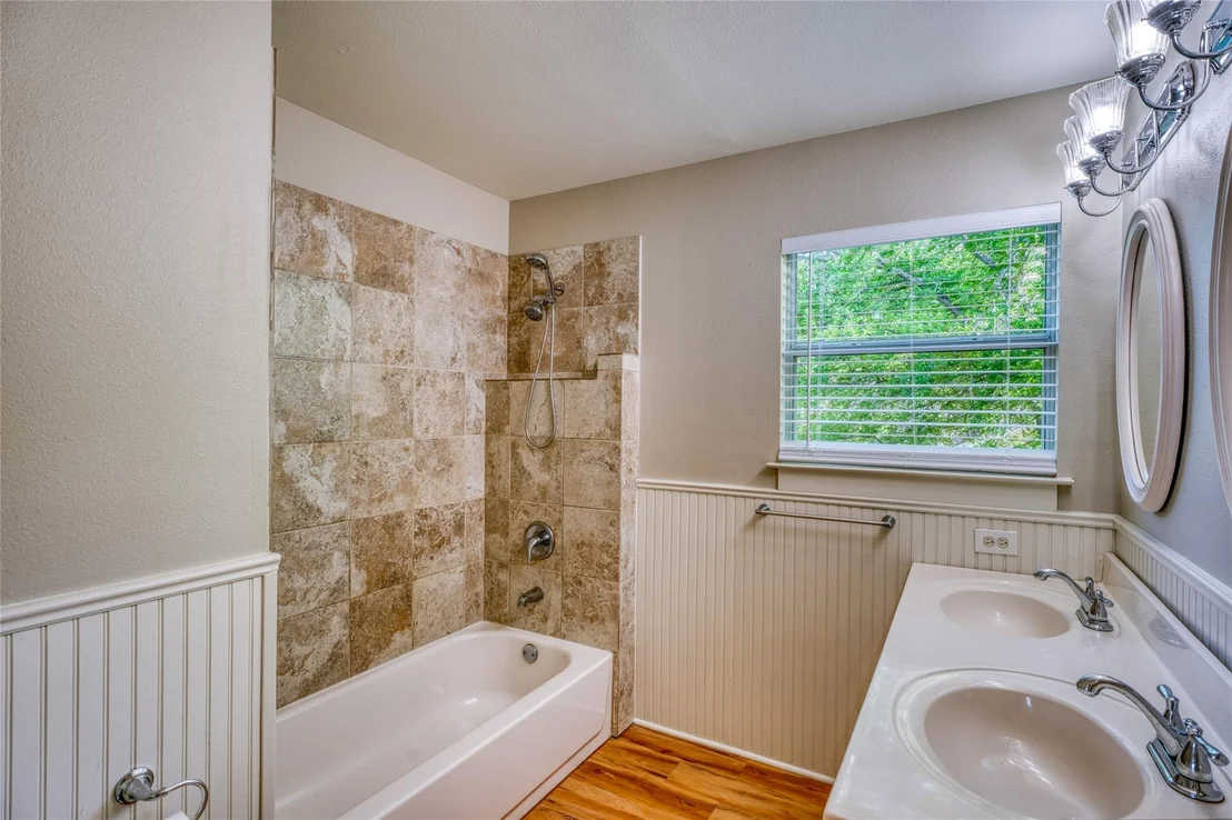 Photo of 535 Greenridge RD