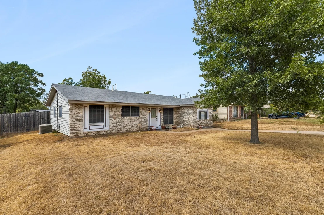 Photo of 6904 Miranda DR
