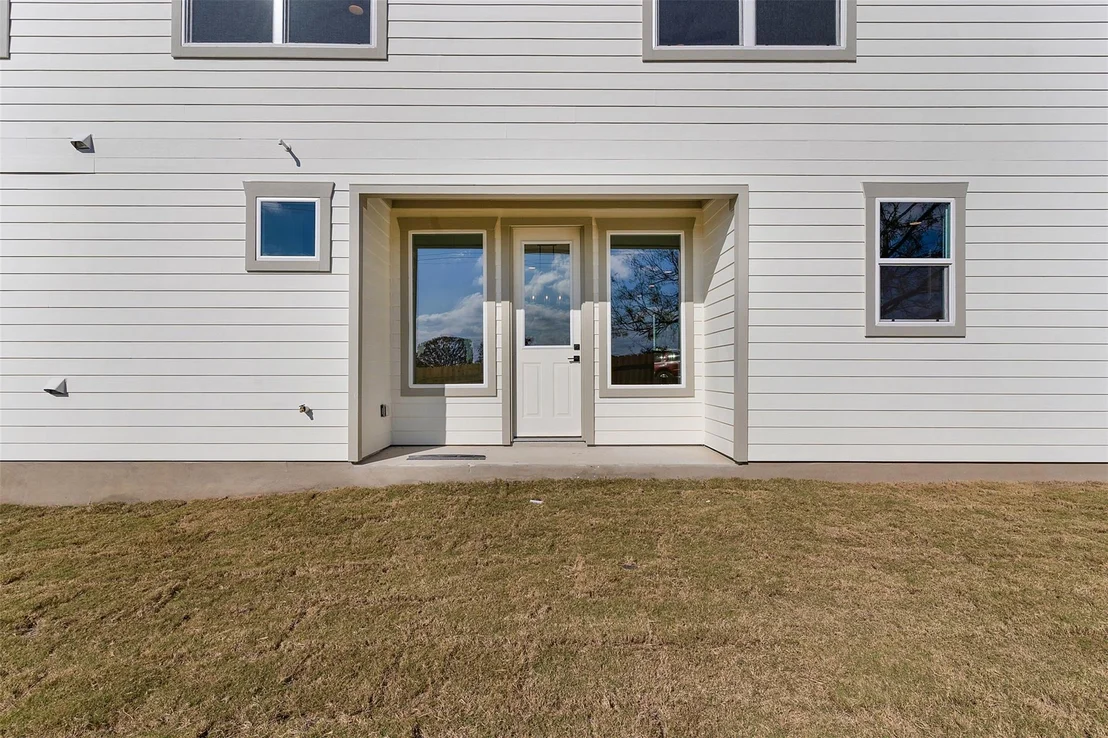 Photo of 107 Carmen CV