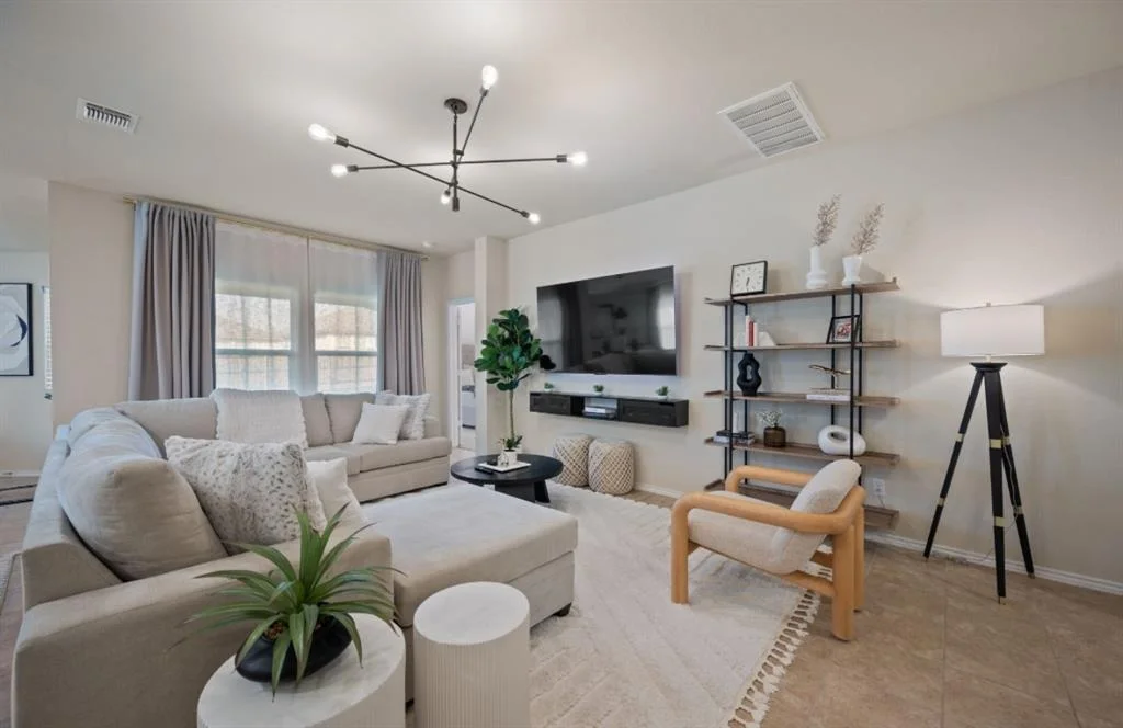Photo of 140 Rearden BLVD