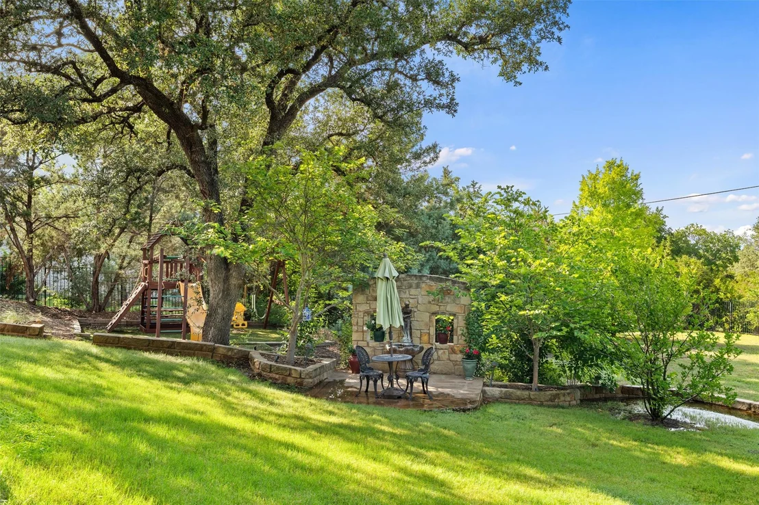 Photo of 407 Bella Montagna CIR