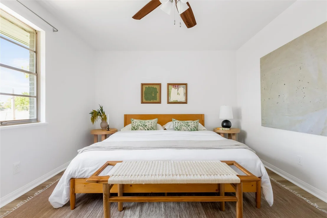Photo of 304 W Bee ST