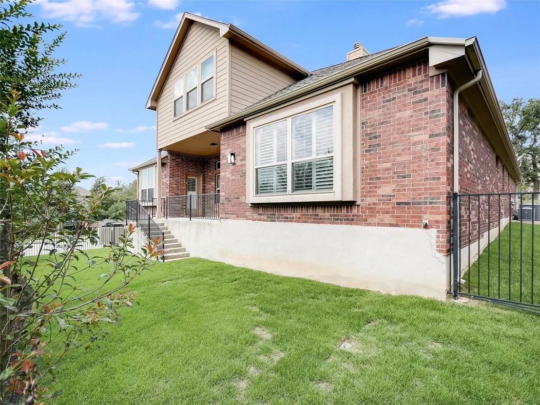 Photo of 15701 Sayan CV