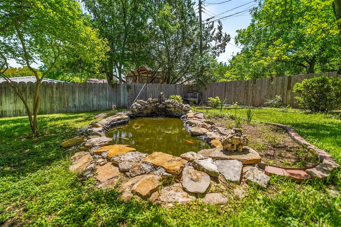 Photo of 731 Verna Lee BLVD