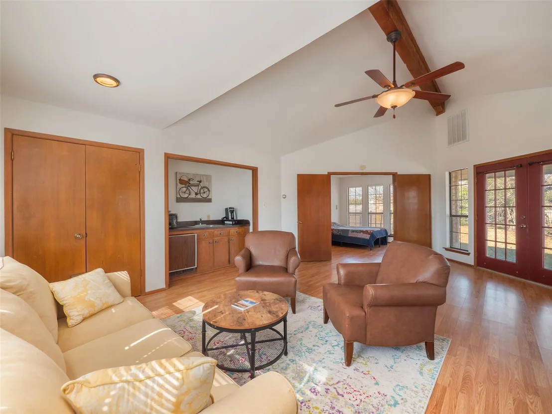 Photo of 1822 Rowe LOOP