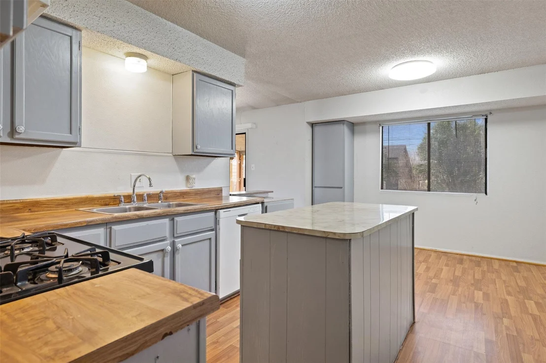Photo of 2303 Carolyn DR