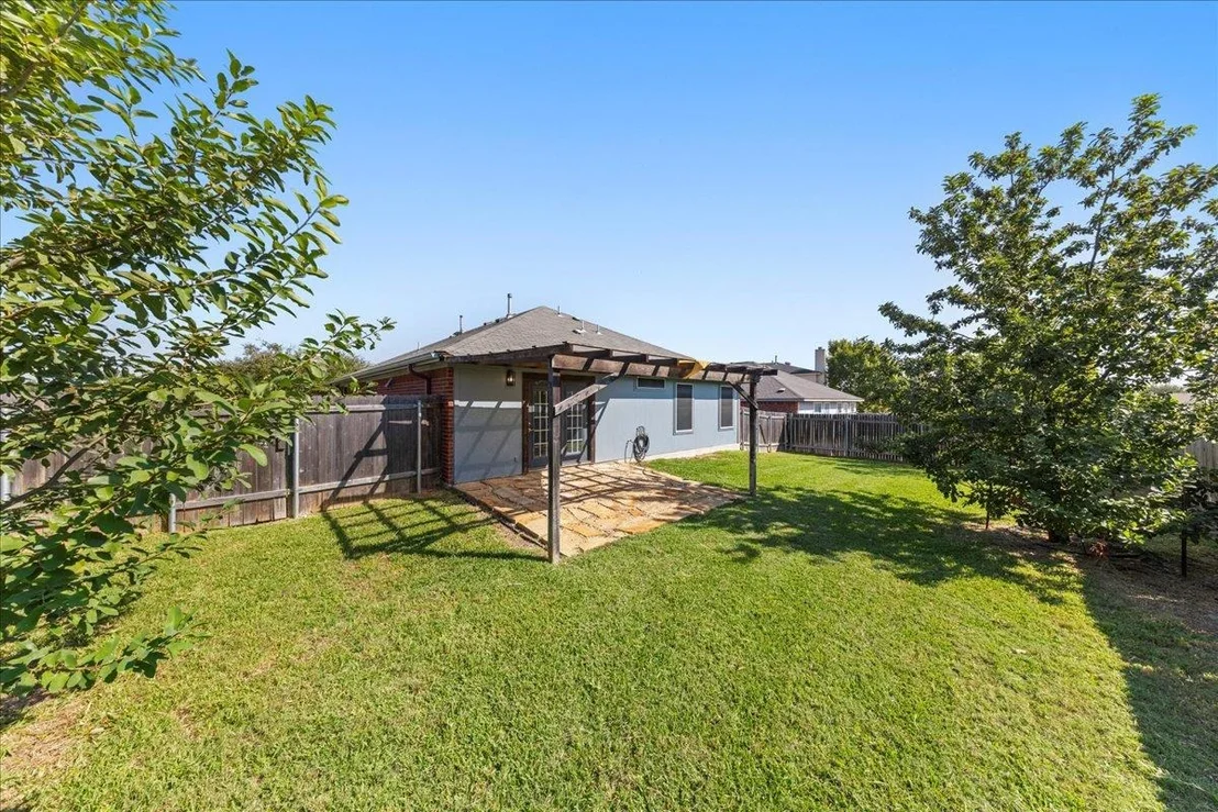 Photo of 202 Ashbury DR