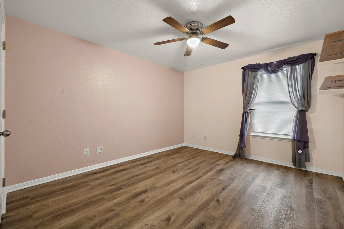 Photo of 16019 Dark LN