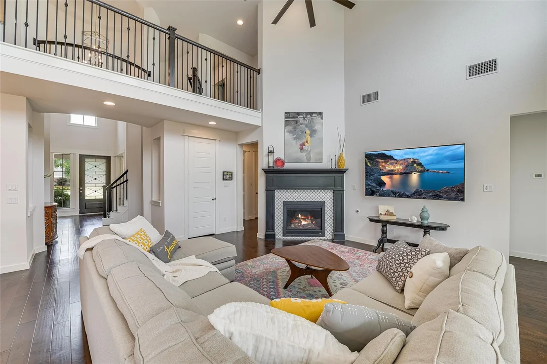 Photo of 912 Hornsby HOLW