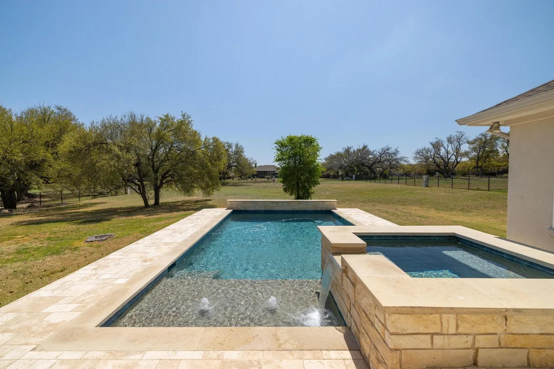 Photo of 221 Highland Oaks