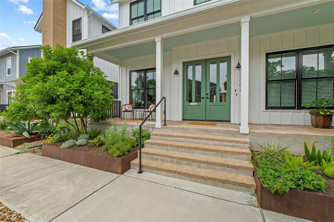 Photo of 2304 Mc Bee ST