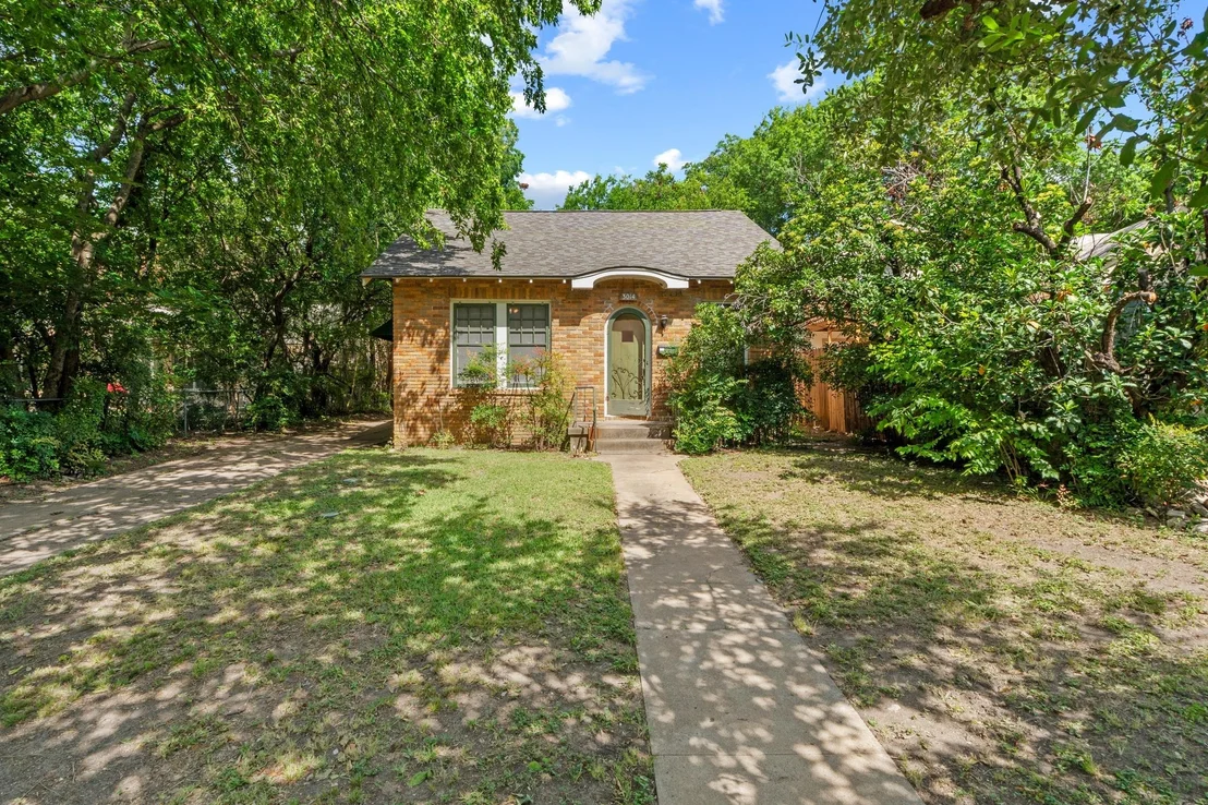Photo of 3014 Hemphill PARK