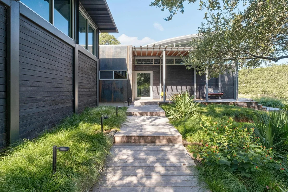 Photo of 2212 River Hills RD