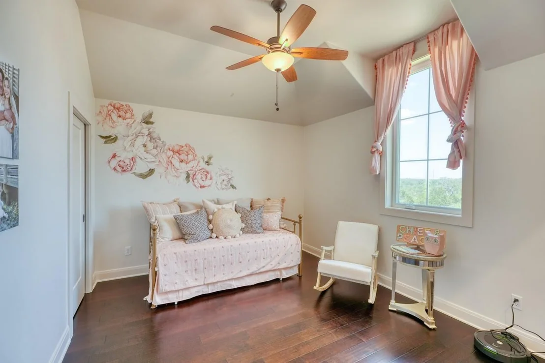 Photo of 301 Twisted Oak DR