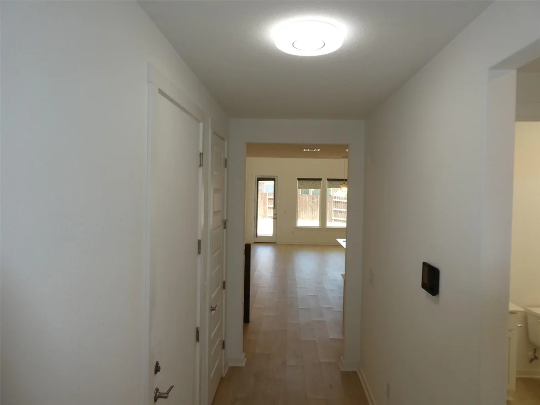 Photo of 1804 W CROW HOP VW