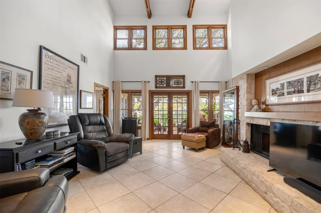 Photo of 116 W Eagle DR