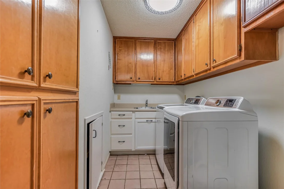 Photo of 204 Blue Ground