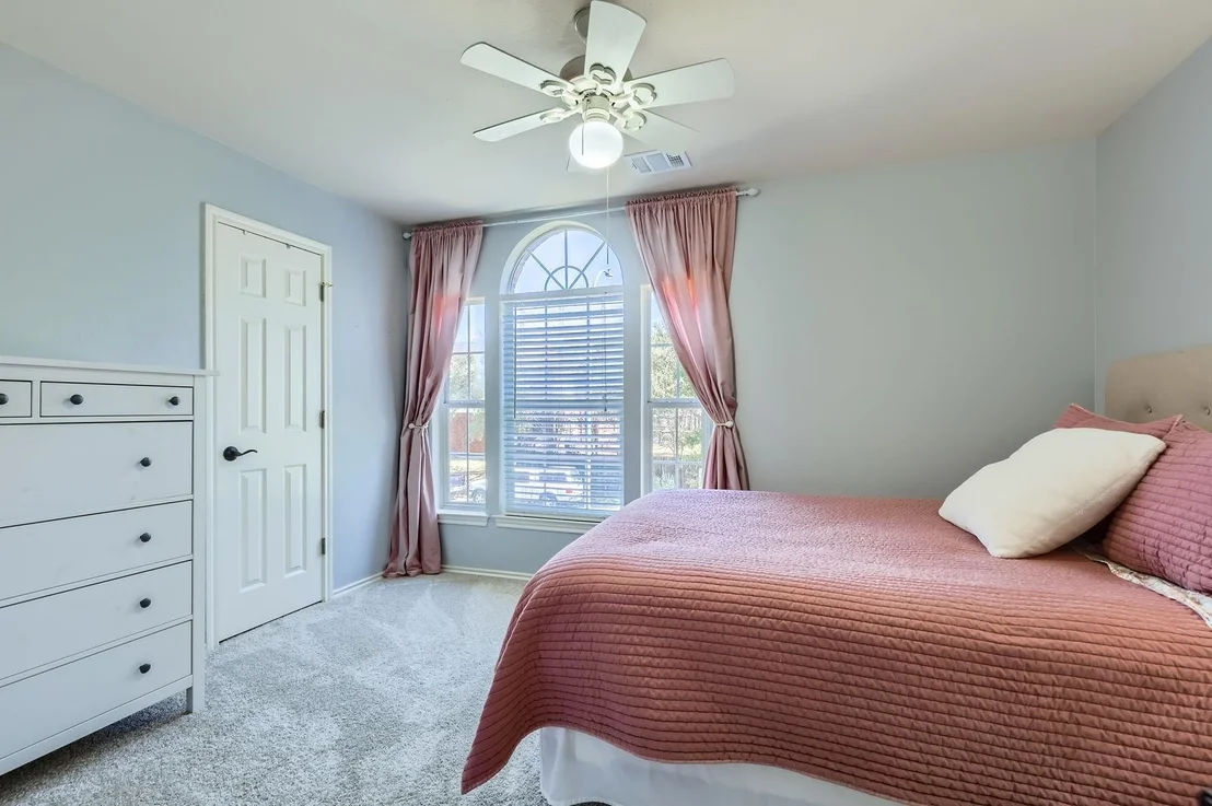 Photo of 4218 N Summercrest LOOP