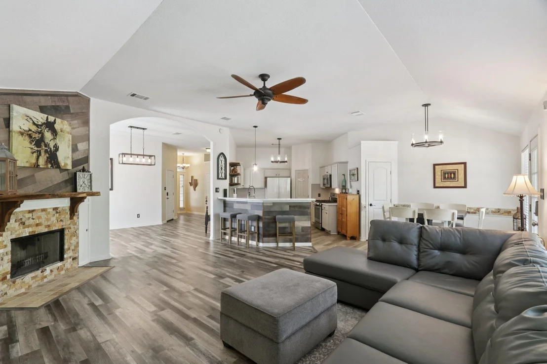 Photo of 807 Plumbago DR