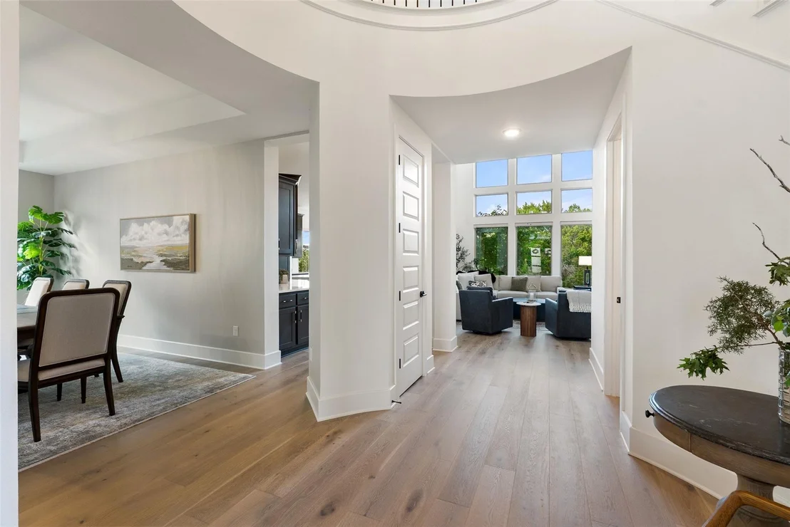 Photo of 721 Rawson BND