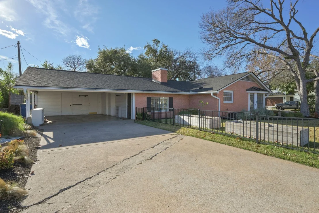 Photo of 5807 Fairlane DR