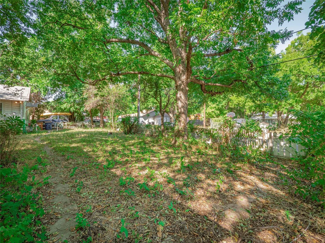 Photo of 505 & 507 Vermont RD