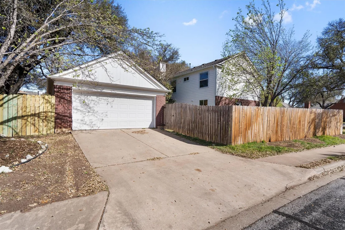 Photo of 8423 Racine TRL
