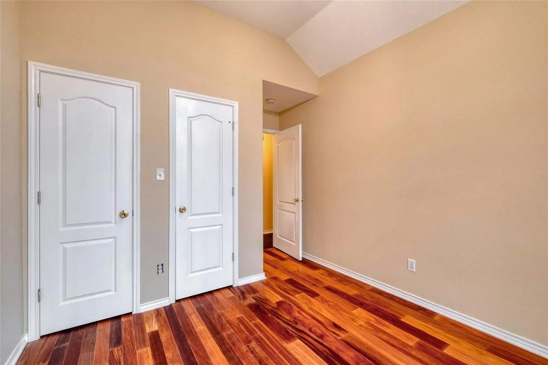 Photo of 233 Thomas DR