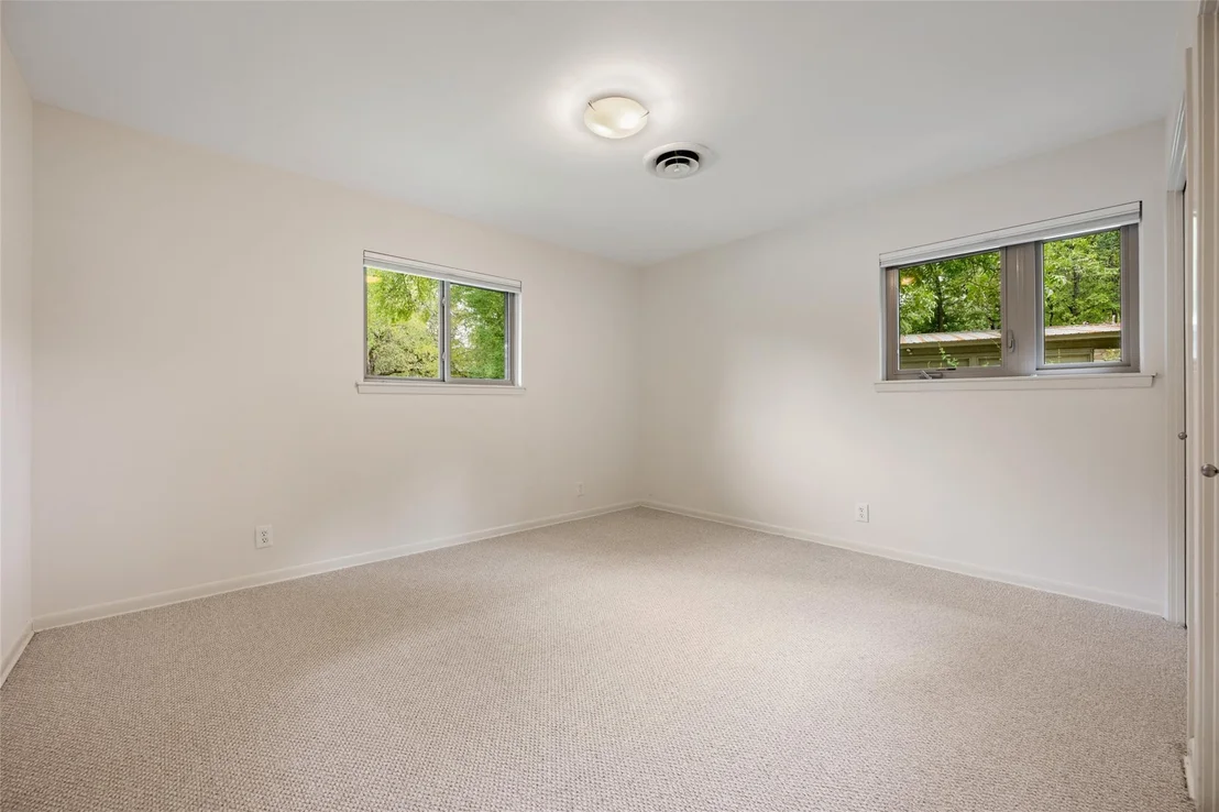 Photo of 1721 Deerfield DR