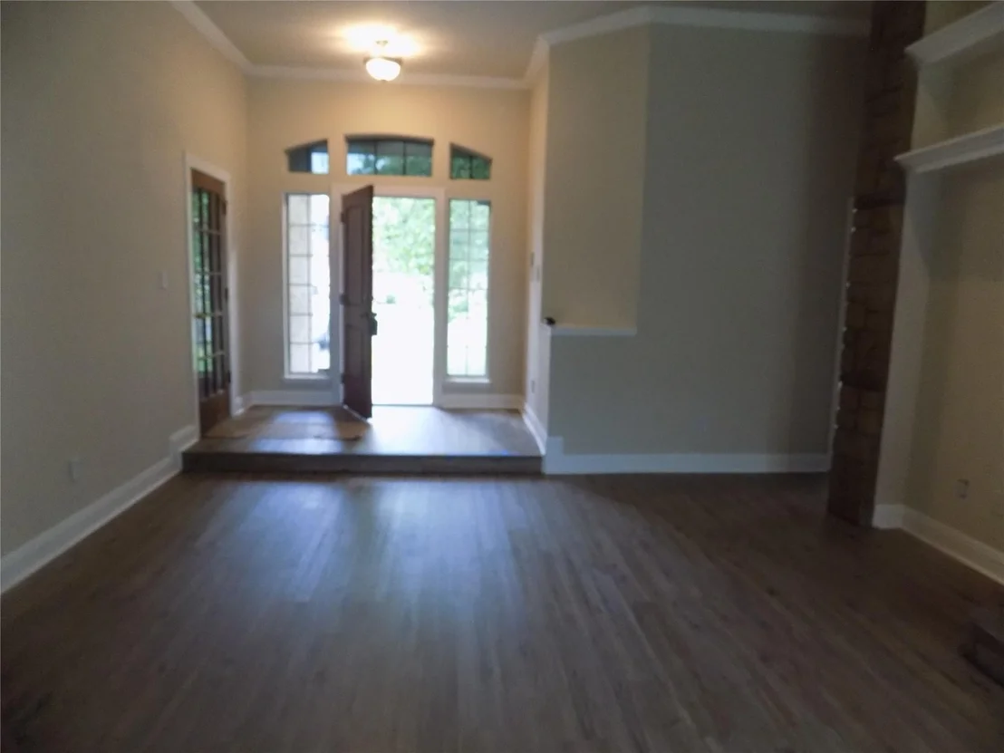 Photo of 301 THUNDERBAY DR
