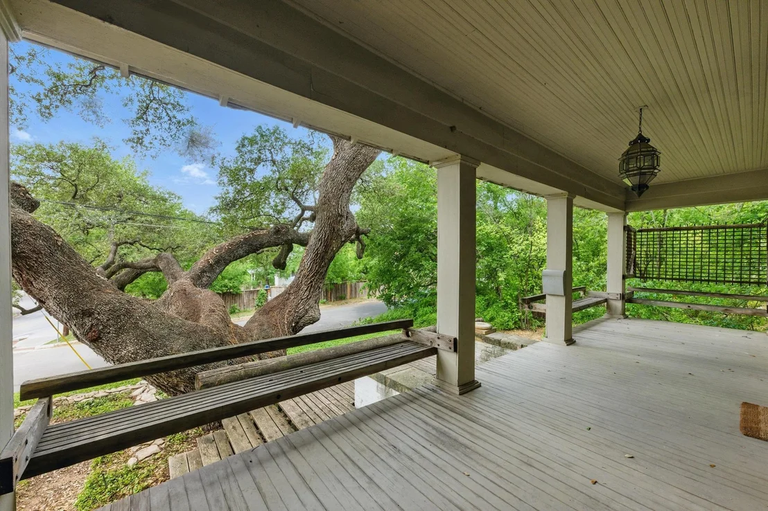 Photo of 1611 Alameda DR