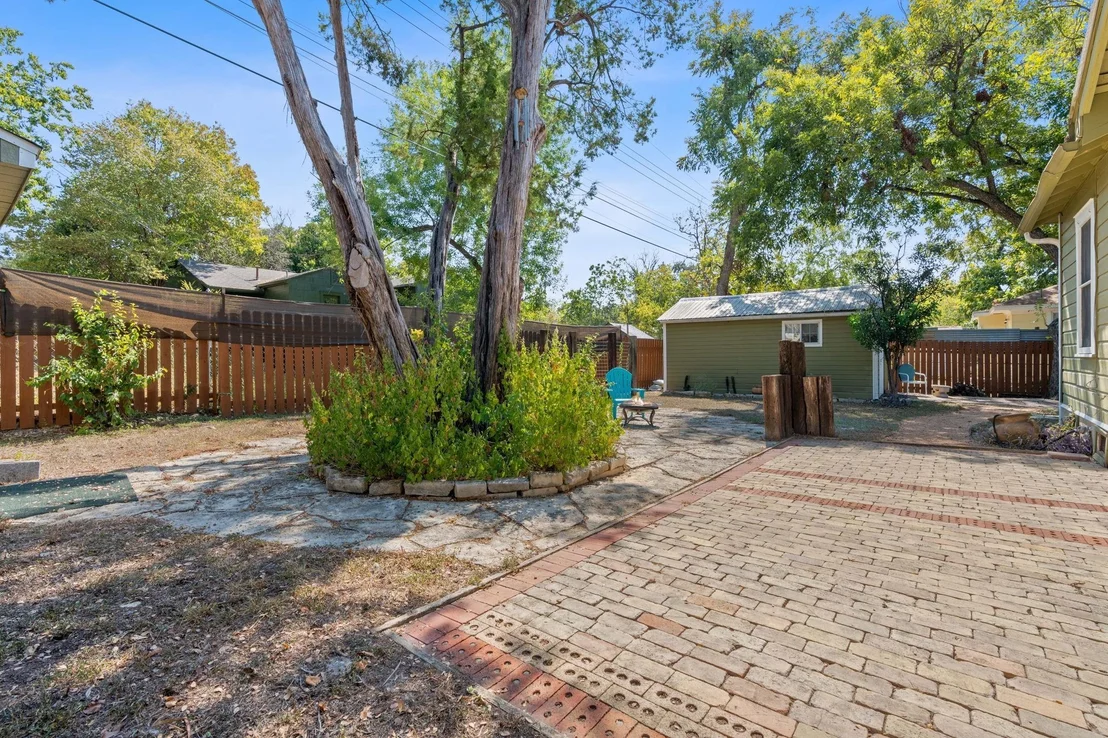 Photo of 2405 Forest Ave