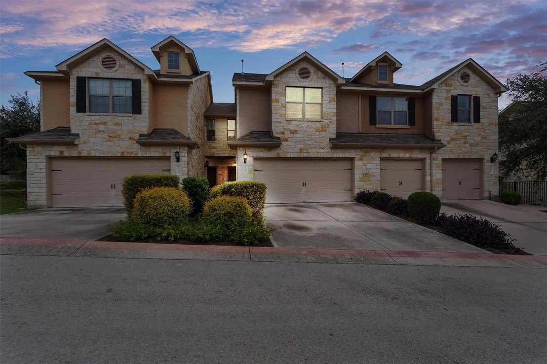 Photo of Unit 1202 at 700 Mandarin Flyway