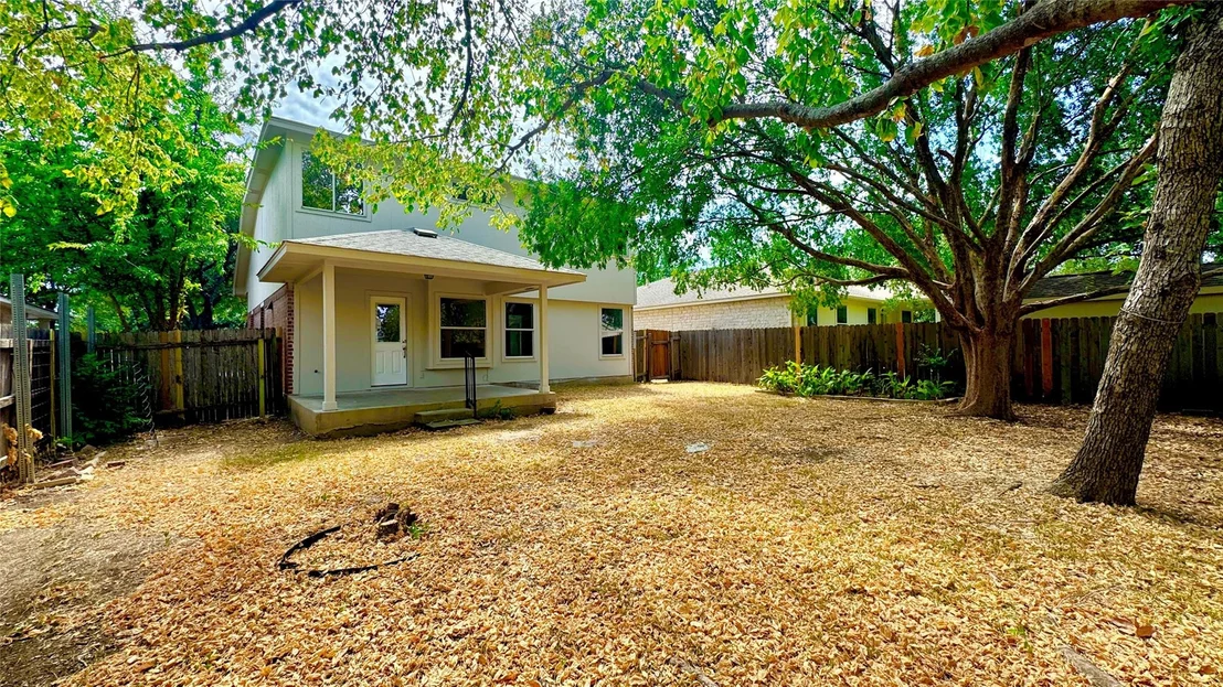Photo of 1402 Molson Lake DR