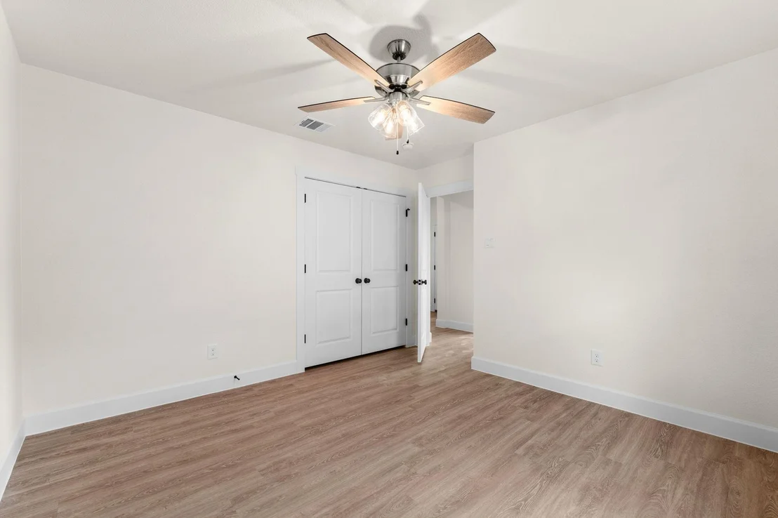 Photo of 2119 Blackhawk LOOP