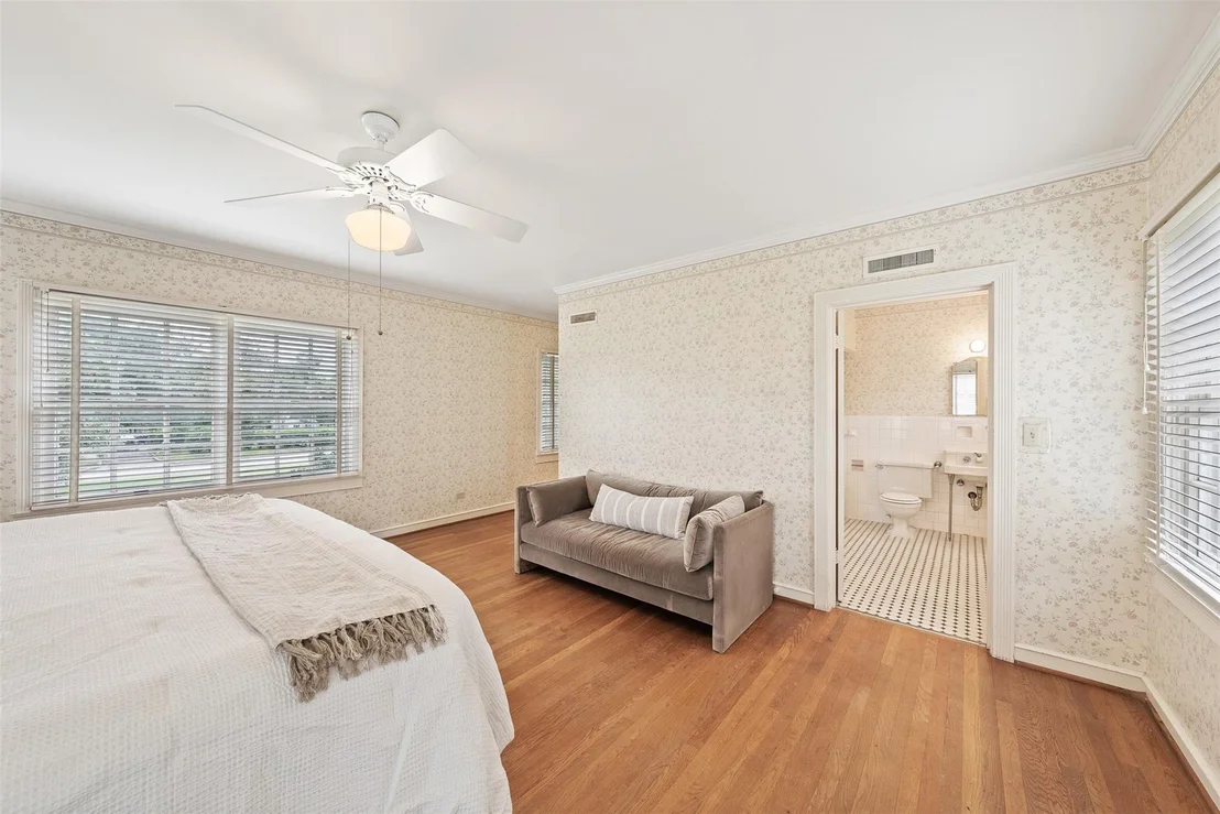 Photo of 516 W Nugent Ave
