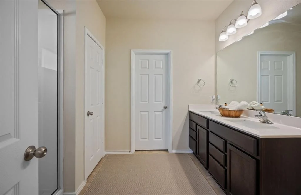 Photo of 140 Rearden BLVD
